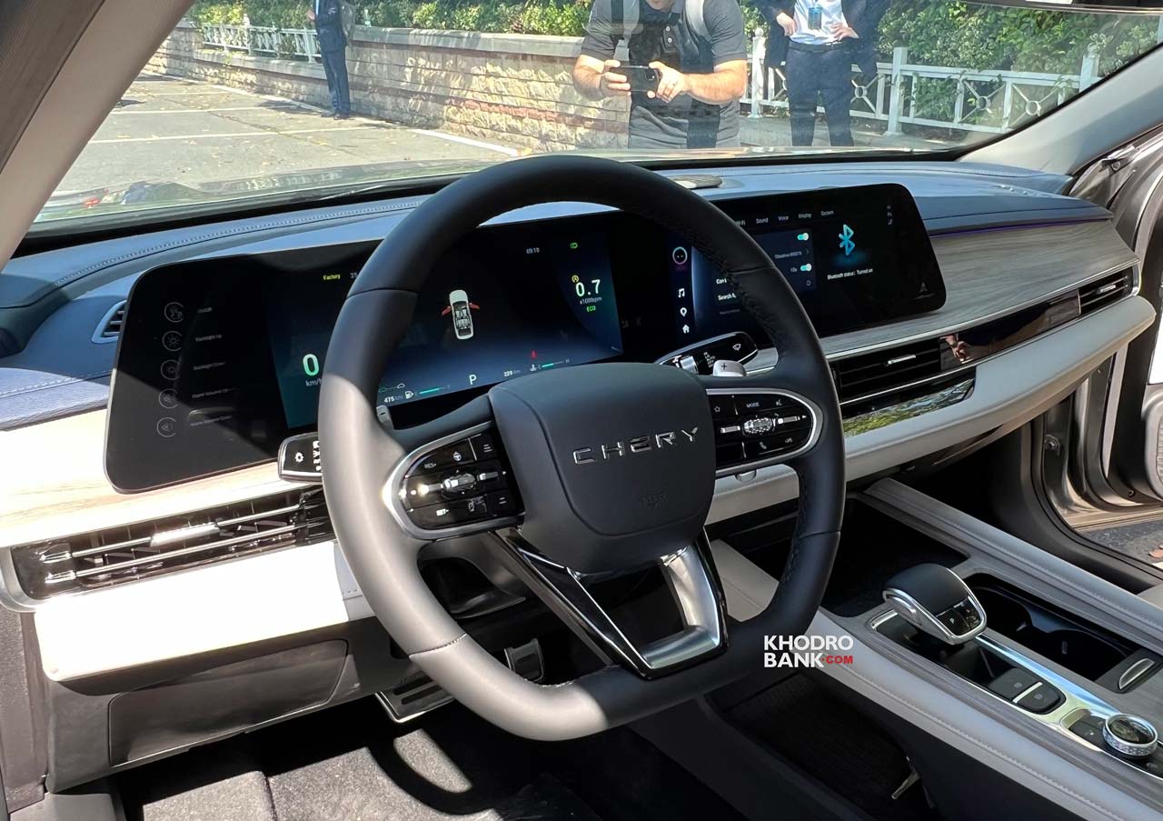 آپشن‌ها و امکانات رفاهی آریزو 8 چیست؟