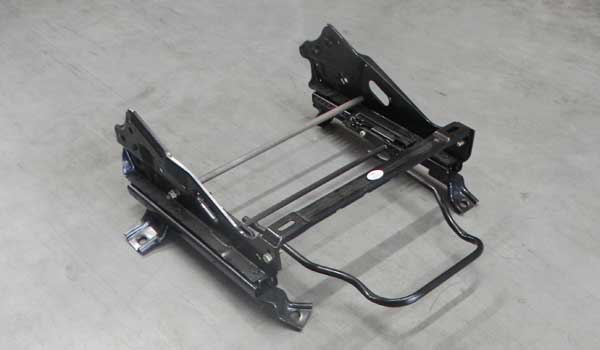 مکانیزم صندلی سمت راست - ام وی ام ۵۳۰