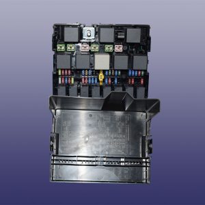 جعبه فیوز داخل محفظه موتور - آریزو ۵ توربو