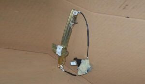 شیشه بالابر عقب راست