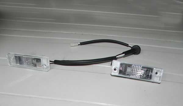 چراغ پلاک - ام وی ام ۱۱۰